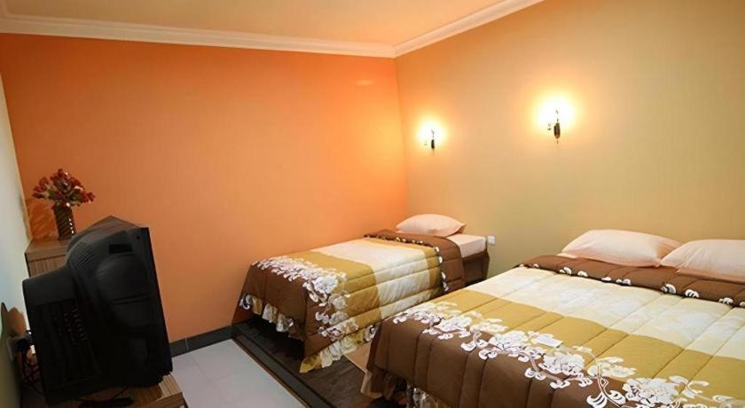 Patria Palace Hotel Blitar Exteriör bild